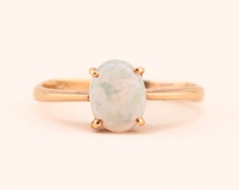 Vintage 18k Gold Opal Ring – Mid Century October Birthstone