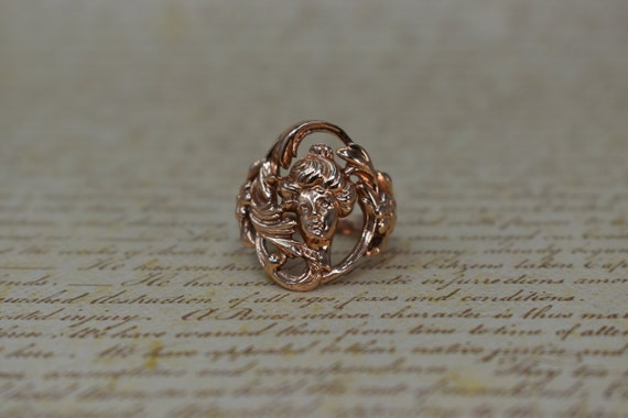 Gorgeous Vintage 14k Rose Gold Lady Ring - 1970s A