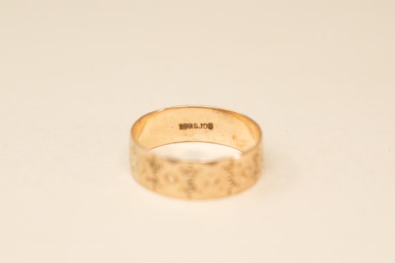 Beautiful Antique 10k Ring, Cigar Band, Stacking … - image 4