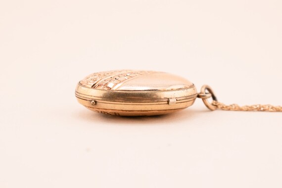 Antique Locket, Gold Filled Etched Details - 1890s Vi… - Gem
