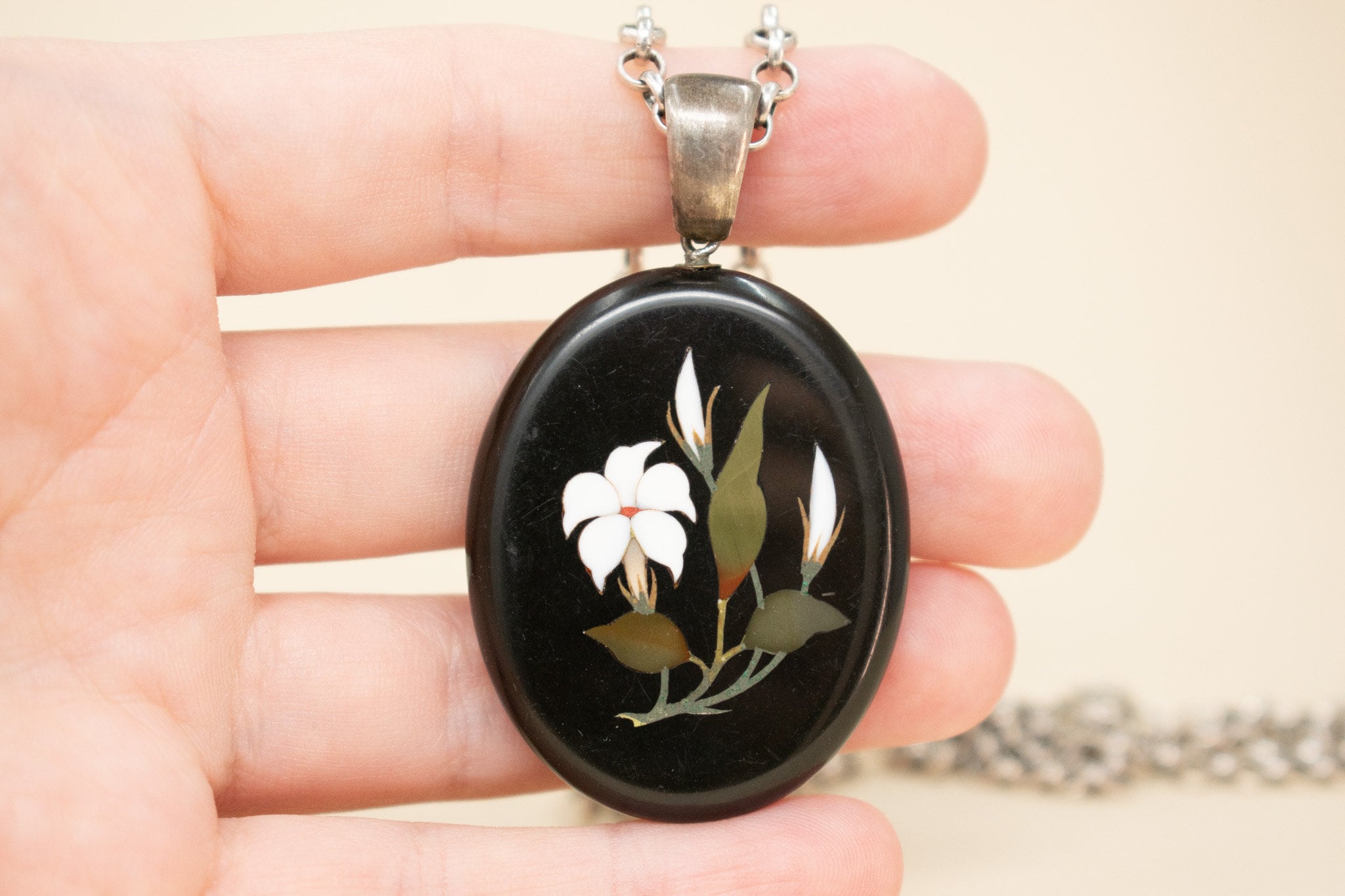 アンティーク Pietra Dure スターリング ペンダント - 1880 年代の