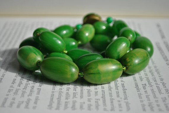 Antique Bakelite Necklace, Green Bakelite - 1930s