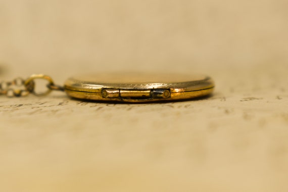 Antique Gold Filled Locket - 1920s Edwardian Lock… - image 3