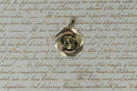 Vintage 10k Zodiac Charm, Pisces Pendant - Vintage