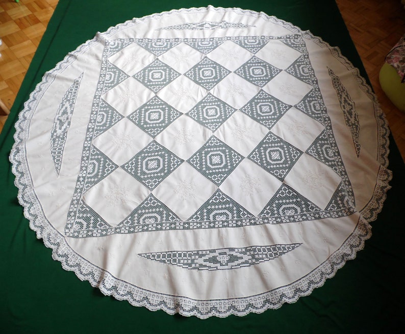 Lace table cloth Vintage beige round tablecloth Floral Embroidery Filet lace.