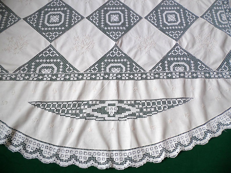 Lace table cloth Vintage beige round tablecloth Floral Embroidery Filet lace.