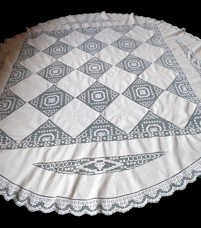 Lace table cloth Vintage beige round tablecloth Floral Embroidery Filet lace.