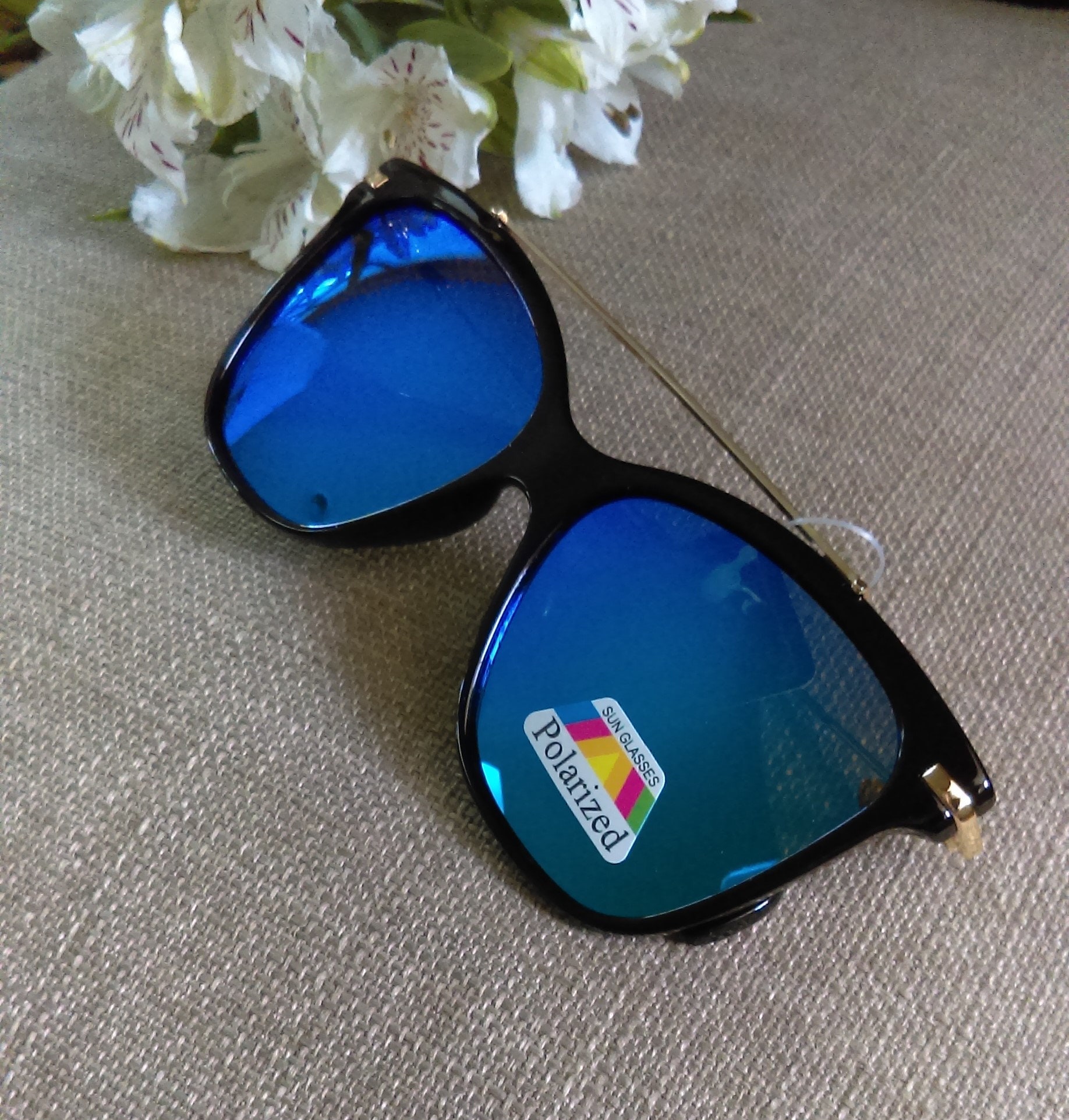 HSCA-520 Classic Black & Blue Sunglasses with Reflective Blue Lenses Polarized Classic Blue Mirror UVA-UVB Protection Sunglasses  main image 2