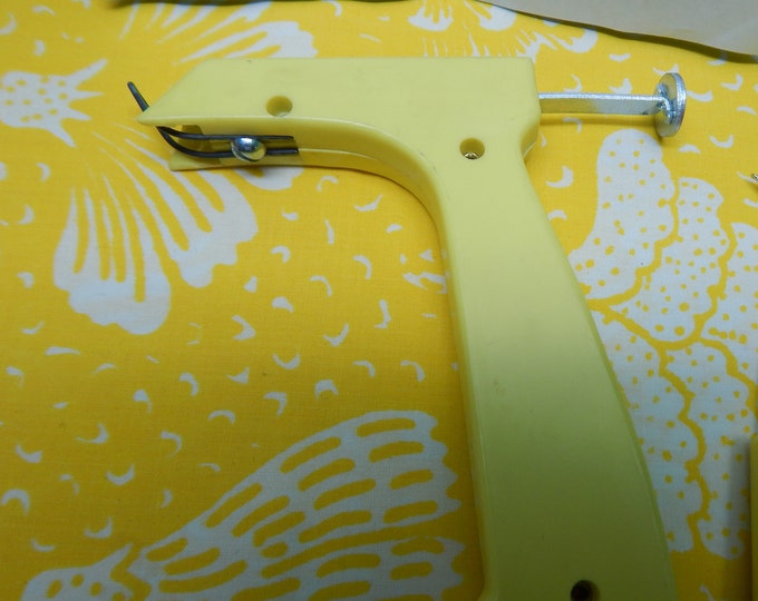 Latch Hook RAPID RUG GUN Create Beautiful Hooked Rugs in Half the Time