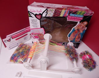 Weaving Loom Kit  Ages 8 & Up Plastic Learning to Operate Real Weaving Loom Instructions Like New in Original Box Used