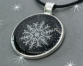 Snowflake resin cabochon pendant necklace