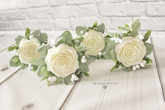 single rose for bridesmaids