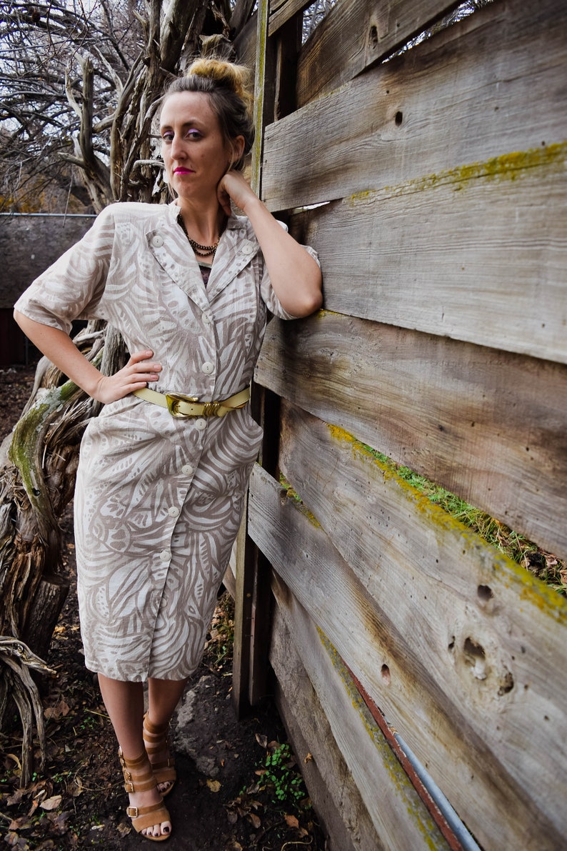 Vintage Dress Women/'s Vintage Dress Patterned Dress Button Down Dress Retro Dress White and Tan Dress Pencil Dress Wiggle