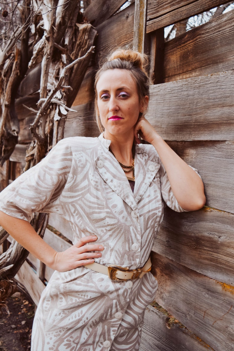 Vintage Dress Women/'s Vintage Dress Patterned Dress Button Down Dress Retro Dress White and Tan Dress Pencil Dress Wiggle
