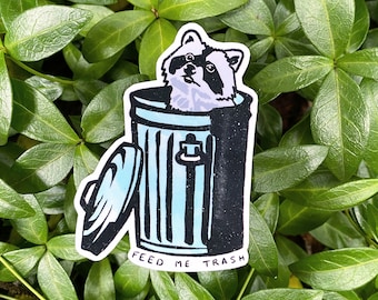 Pegatina de mapache en un cubo de basura: vinilo divertido de panda de la basura