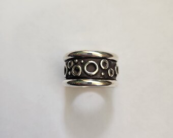 Modern Men's Sterling Silver Wide Oxidized Circle Bubble Band