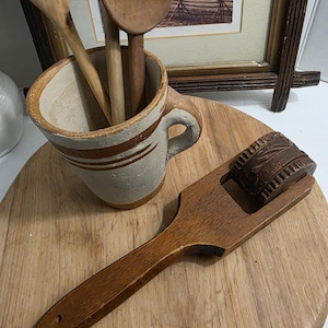 Vintage Wooden Pastry Roller - Scottish Thistle Cookie Stamp - Short Bread Embosser - Rustic Kitchen Baking Tool - Farmhouse Decor