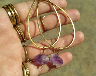 Raw Amethyst Crystal Hoop Earrings// Mixed Metal Crystal Drop Earrings // Minimal Jewelry // Lightweight //