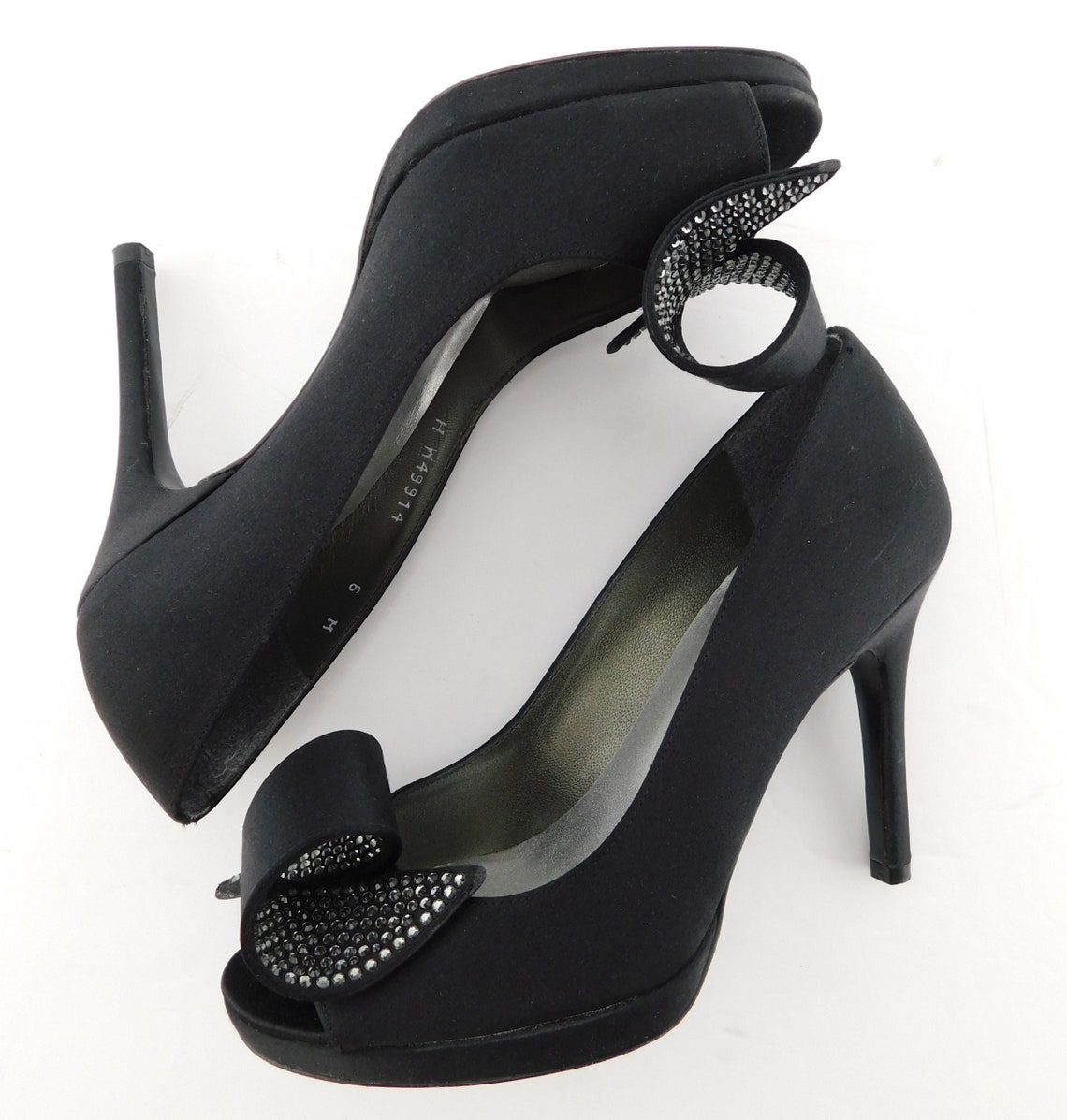 stuart weitzman satin heels