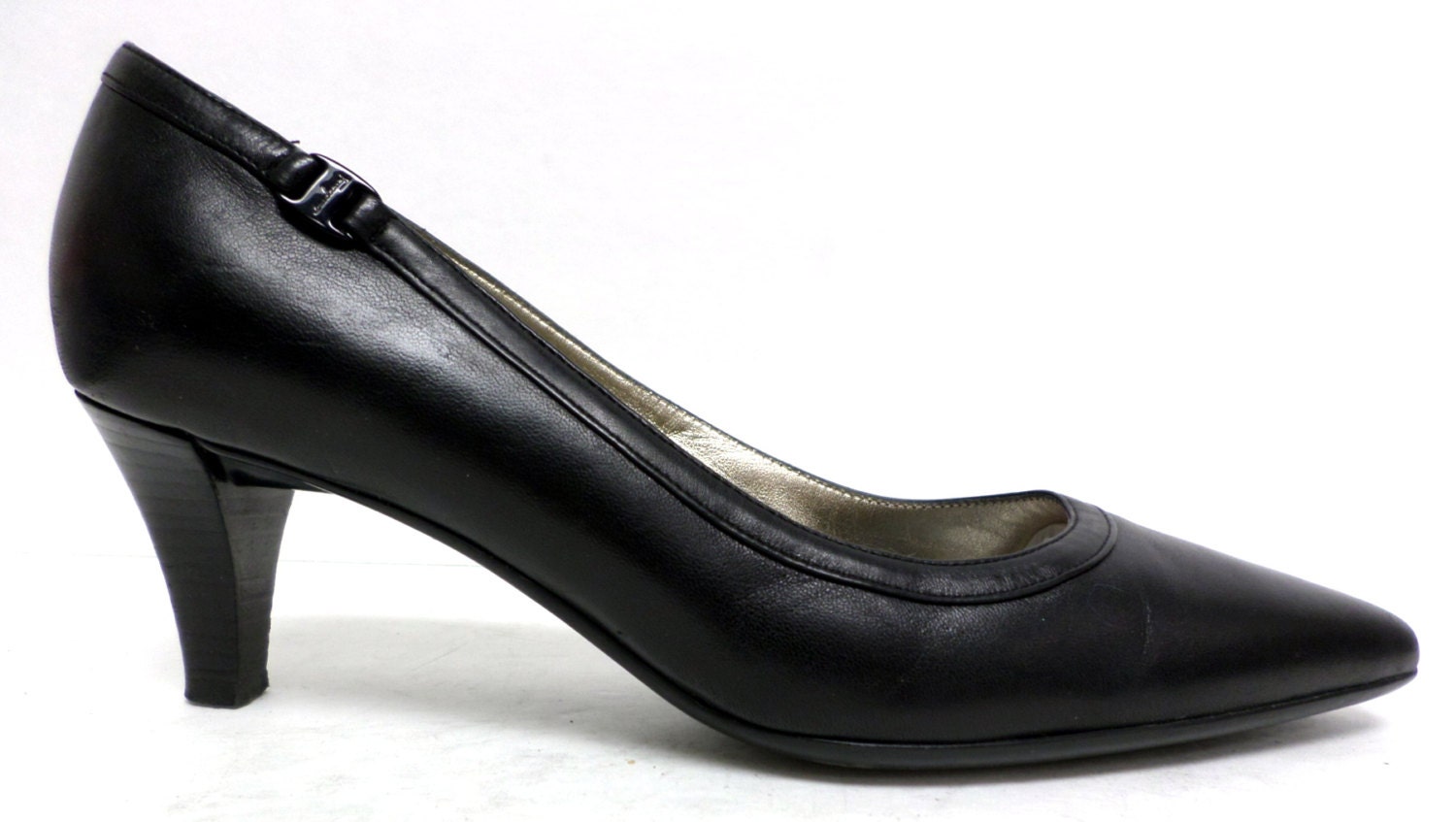 wide pumps heels