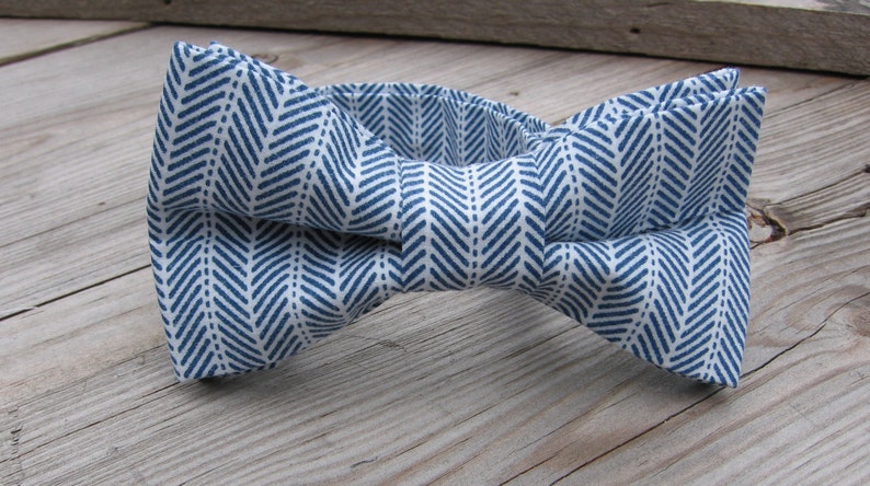 All size Boys Teens Ring Bearer Recital,Graduation Black//White Suit Bow Tie
