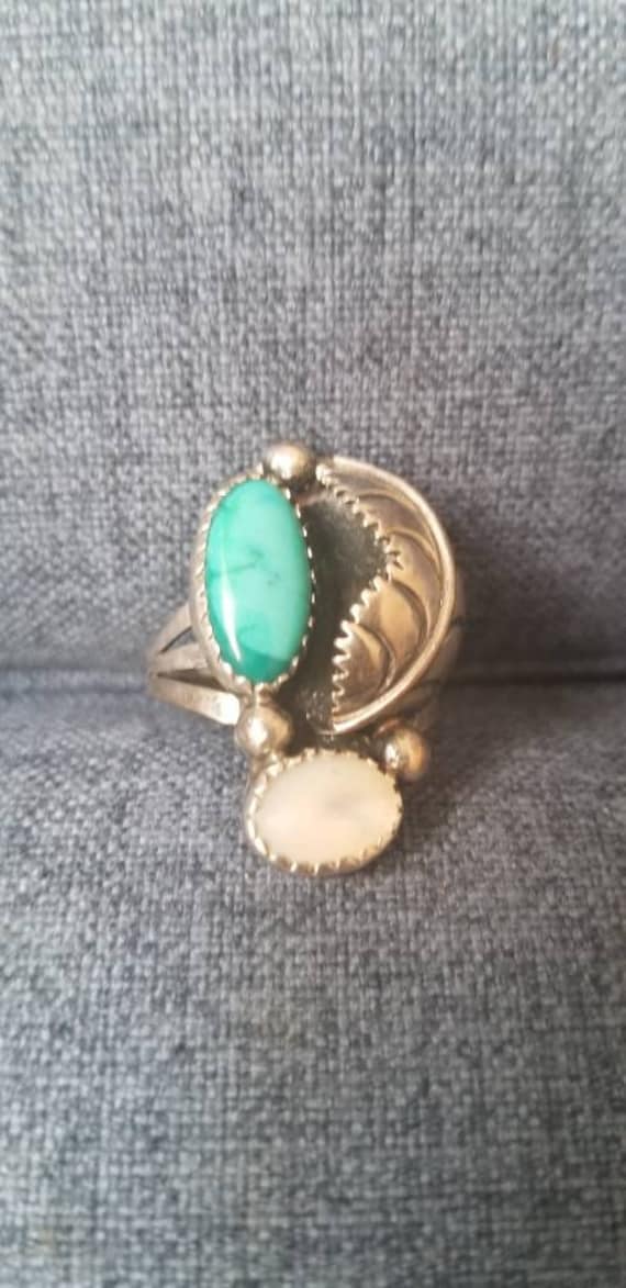 Vintage turquoise feather ring with moonstone