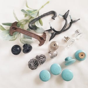 Assorted Drawer Cabinet Pulls & Knobs 17pc, Hardware Lot, Bulk Hardware,