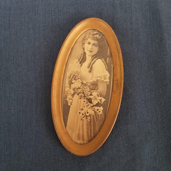 Antiqued Oval Tin Framed Magazine Print Wall Decor Mary Pickford 1918