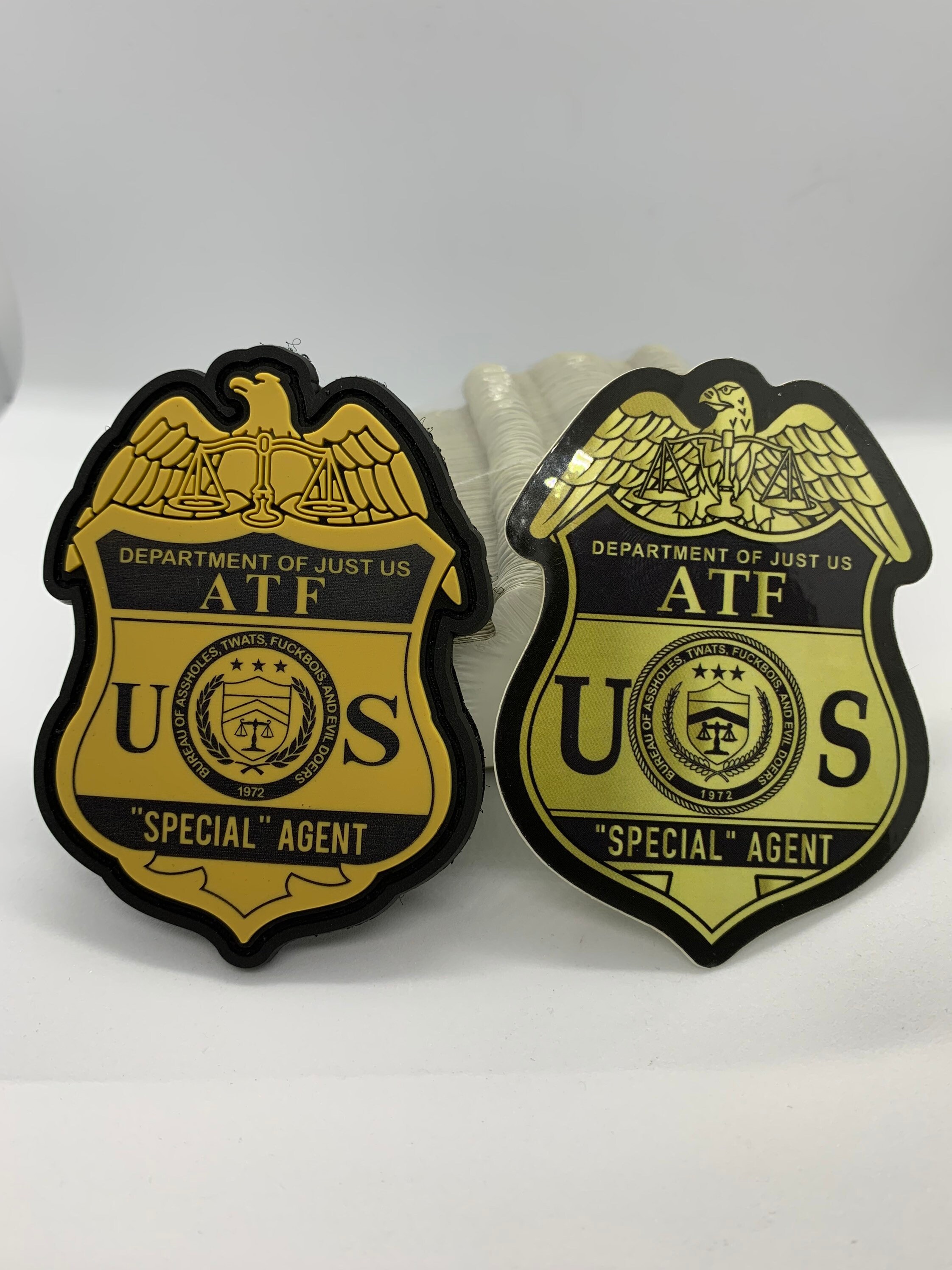 AMA SHOP Adhesivo Contorneado Con Número Tricolor Personalizable Mod.2|Sticker Para Casco, Moto, Caravana
