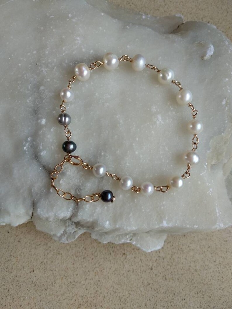 White Purple Real Pearl Bracelet Cute Romantic Bracelet Gift. Pearl Chain Bracelet