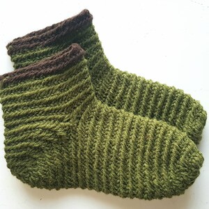 Naalbinding socks. Size womens EU 36-38  olive-green wool.
