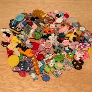 Qty 100- Trinkets for I Spy Bags and Bottles, sensory bins, teaching, education, games, tiny toys- No Duplicates