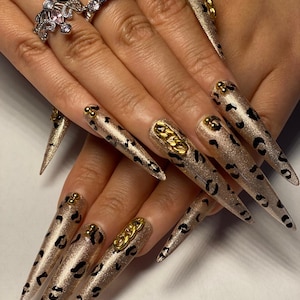 Cheetah Press on nails | Leopard design glue on nails | animal print Fake Nails | Reusable Stick On Nails | Stick on nails party nails