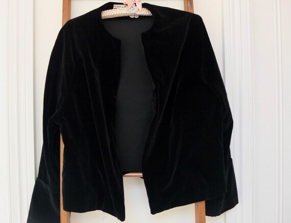Black velvet jacket / vintage velvet jacket / 1950