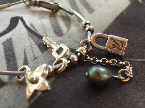 Luis Vuitton charms hoop earring, LV logo monogram