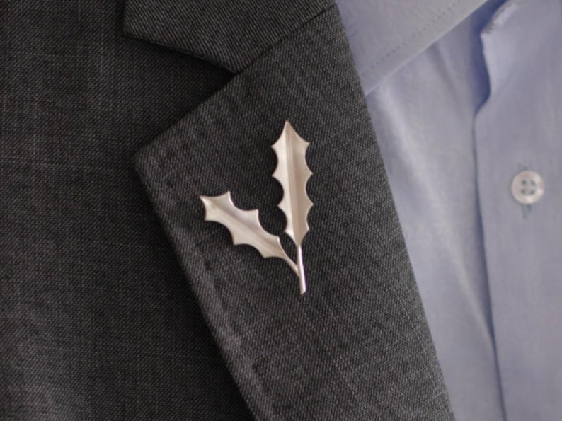 Holly Leaf Brooch Holly Brooch Silver Holly Brooch Holly Jewellery Christmas brooch Xmas brooch Christmas Pin Brooch