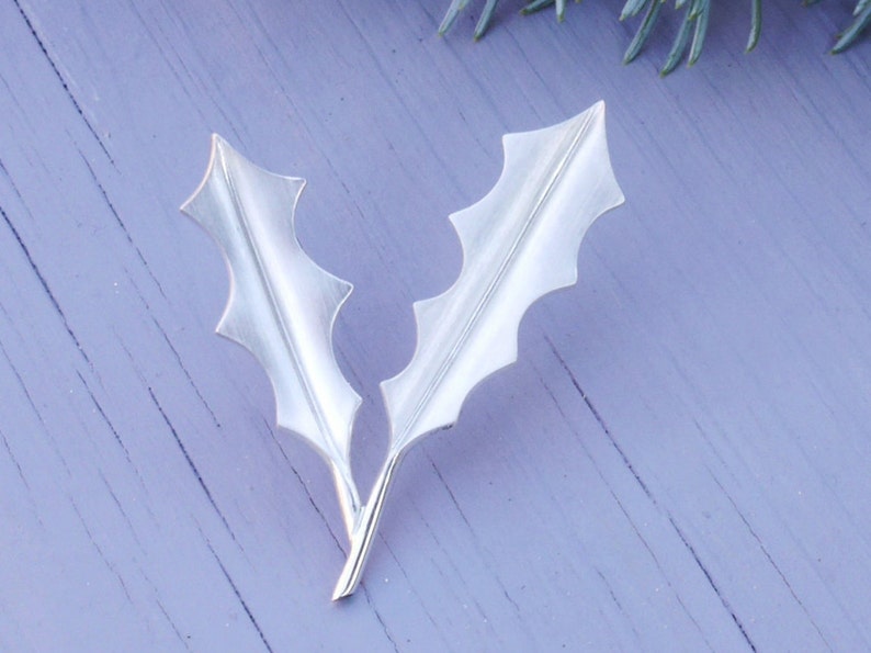 Holly Leaf Brooch Holly Brooch Silver Holly Brooch Holly Jewellery Christmas brooch Xmas brooch Christmas Pin Brooch