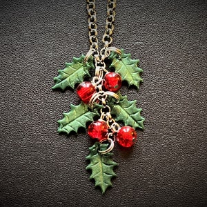 Holly handmade pendant necklace, Christmas pendant, Holly necklace