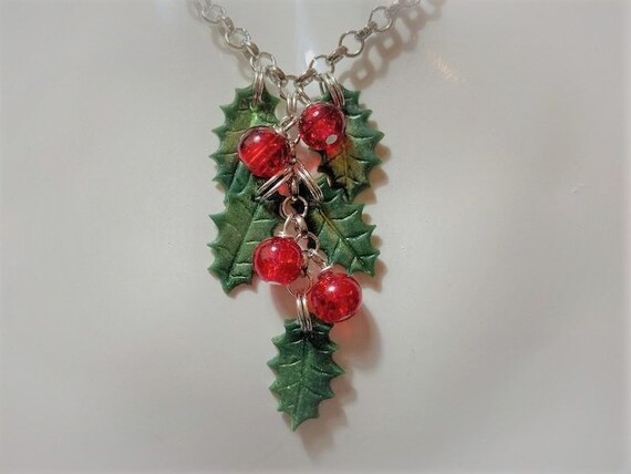 Holly Pendant Necklace, Handmade, Christmas Jewelry - Etsy