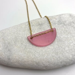 Cat's Eye Color Necklace Geometric with gold tone stainless steel chain Pink