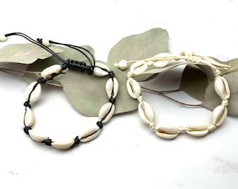 Cowrie Bracelet real seashell black or beige cord