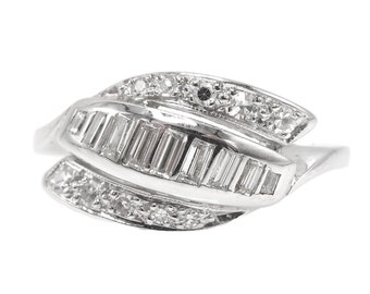 Vintage Midcentury/Retro Bypass Ring with Baguette and Brilliant Cut Diamonds in White Gold