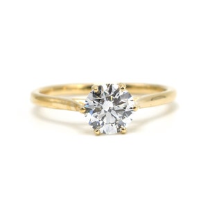 1.06 Carat Lab Grown Round Diamond Solitaire in 18K Yellow Gold Tulip Setting