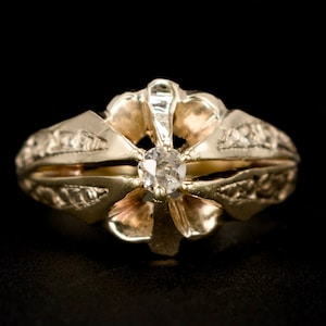 Anillo Belcher victoriano de oro amarillo con diamante pequeño de talla antigua europea