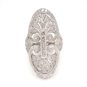 Art Deco Stil 18K Weißgold und Diamant Navette Ring