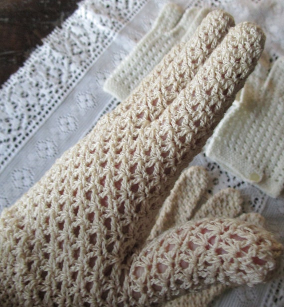 2 Pr, Crocheted Gloves, Vintage Gloves, Ladies Gl… - image 4