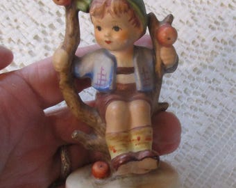 Hummel Figurine, Apple Tree Boy, Vintage Figurines, Children Figurines, Porcelain Figurines, Vintage Hummels, Hummel, Goebels, Boy Figurine