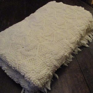 82X100in, Gorgeous, Crocheted Bedspread, Crocheted Coverlet, Bed Linens, Vintage Crochet, Lace Coverlet, Lace Bedspread, CS#6