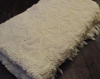 82X100in, Gorgeous, Crocheted Bedspread, Crocheted Coverlet, Bed Linens, Vintage Crochet, Lace Coverlet, Lace Bedspread, CS#6