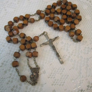 Vintage Rosary, Wooden Rosary, Brown Rosary, Rosaries, Vintage Crucifix, Rosary, Vintage Religious, Prayer Beads, First Communion, R#103